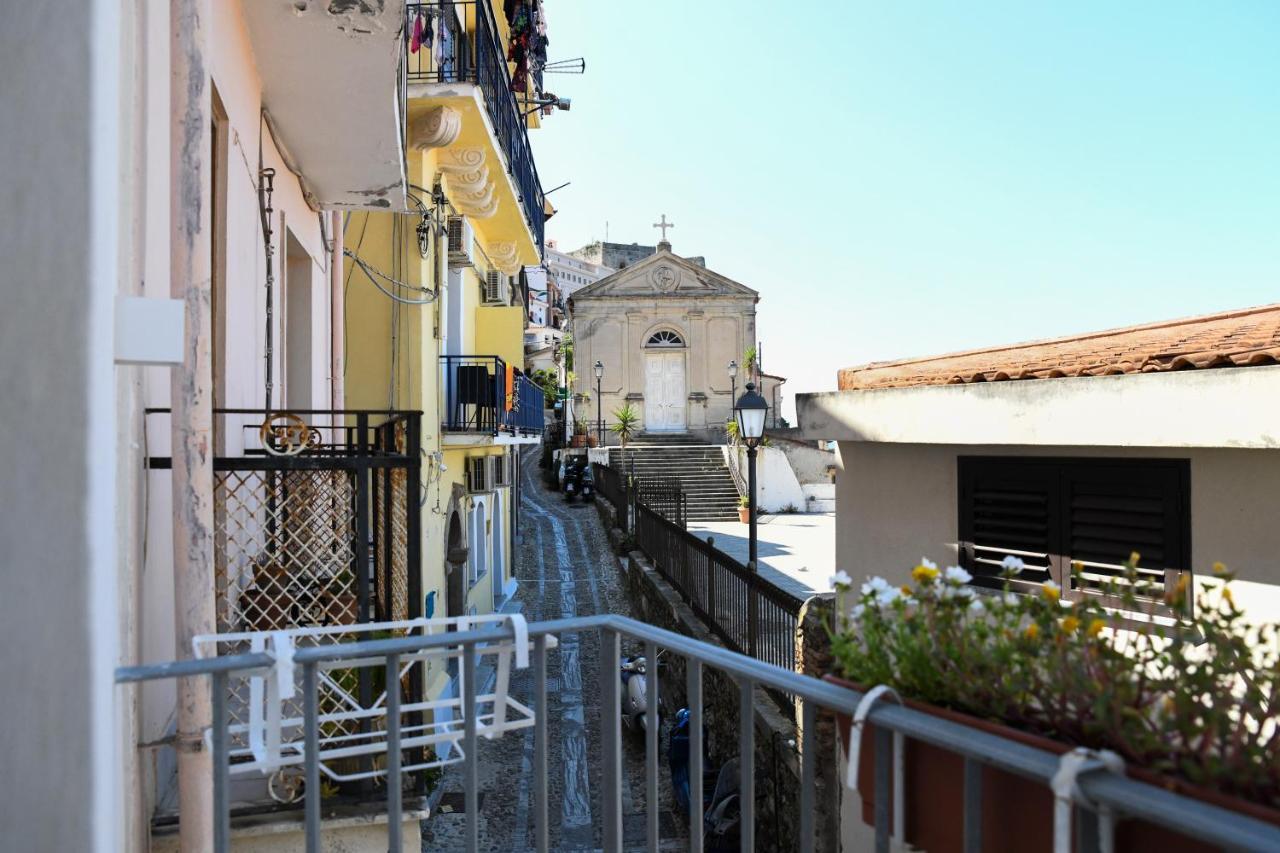 Signora Tita B&B Chianalea - Шилла Екстер'єр фото